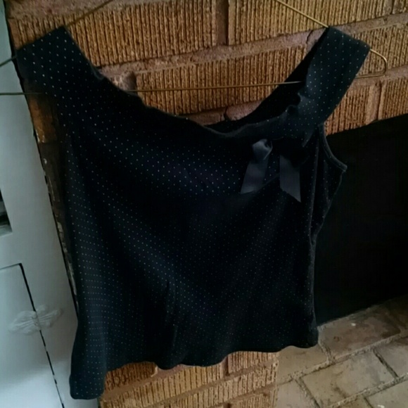 COPY - 7 for $21/Black w White Polka Dot Circle Neck Top - Picture 1 of 4